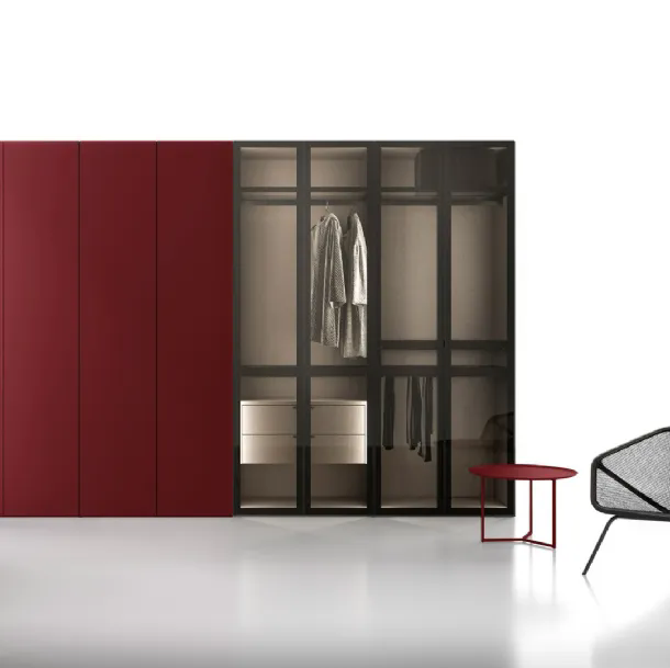 Armadio con ante battenti in laccato e vetro Nocta 03 di SantaLucia