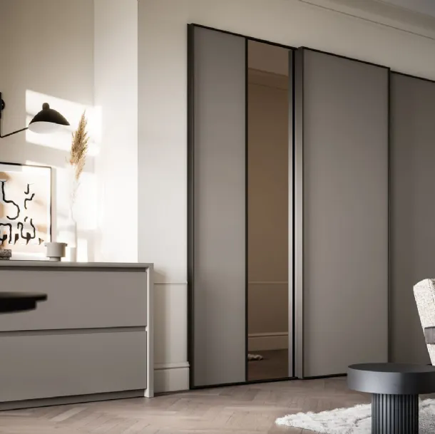 Armadio Nuit 03 in laccato opaco con inserto a specchio di SantaLucia